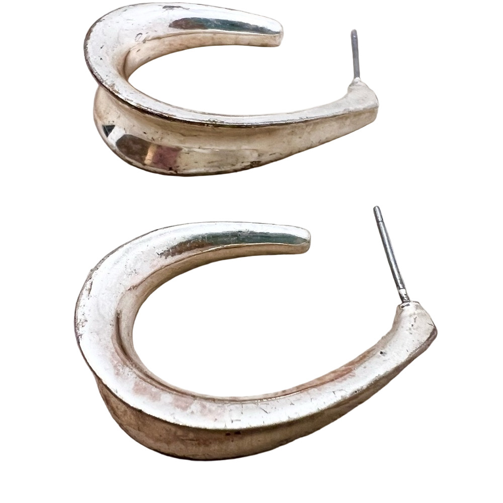🍭6/$30 Silver tone post partial hoop earring